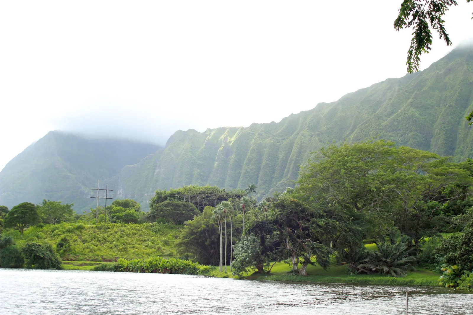 Water and mountain scenery on windward Oahu